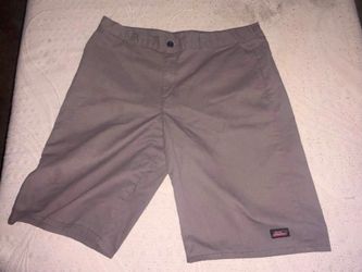 Dickies grey shorts
