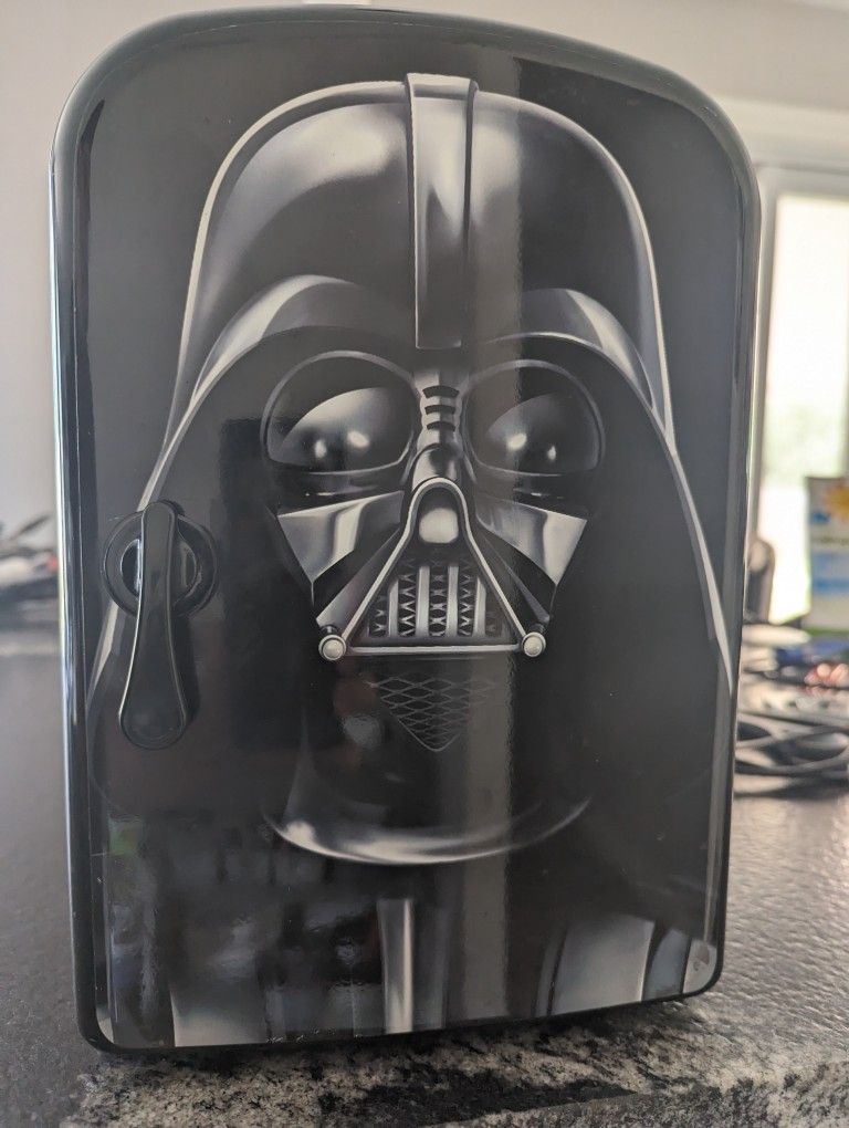 Star Wars Darth Vader Mini Refrigerator Cold AND Warm Fridge