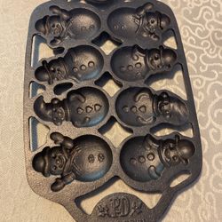 Paula Deen Christmas Snowmen Cast Iron Muffin Pan Gift
