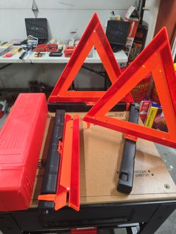 Emergency Road Warning Triangle Set with Case