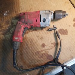 Milwaukee Magnum Drill