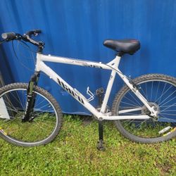 Haro V2 Mountain Bike