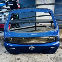 Toyota Prius 2016-2018  Tailgate Oem