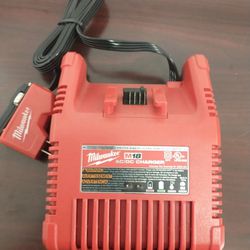 Milwaukee M18 AC/DC Charger 