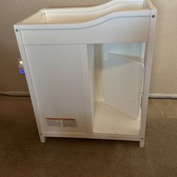 Changing table (white)