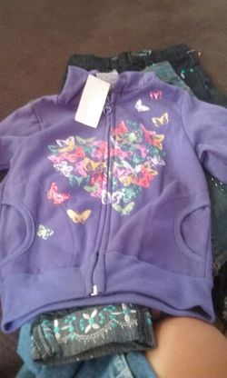 Sweter brand new size 4t for 3dlls