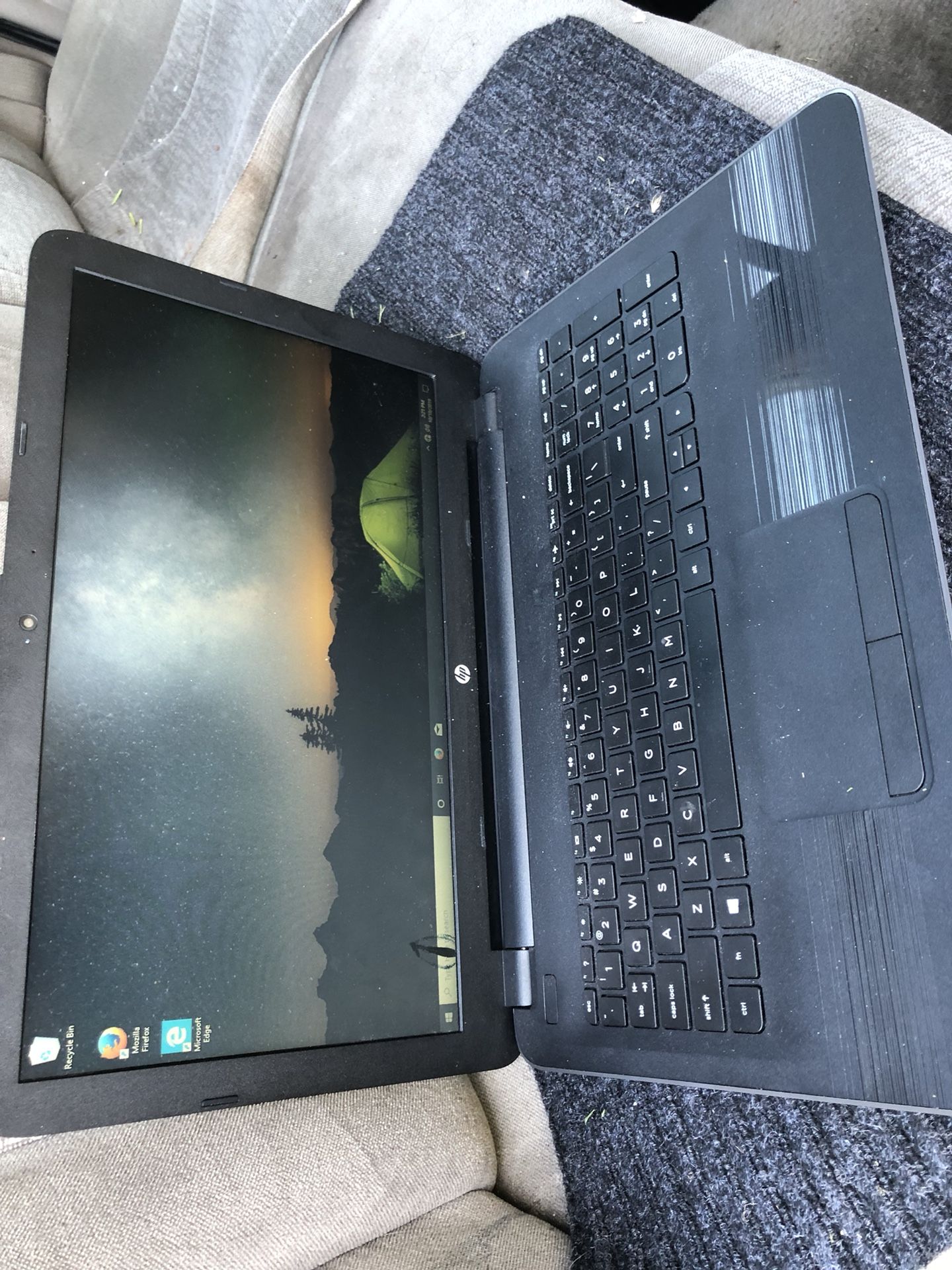 Hp laptop with mouse and charger
