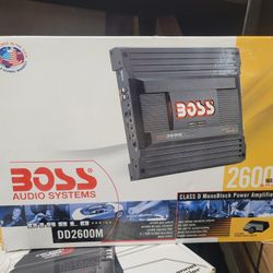 2600 WATT BASS AMPLIFIER NEW