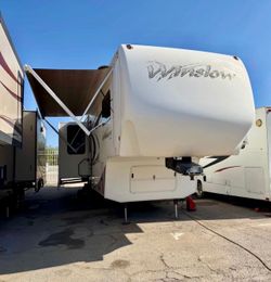 2013 Winslow by Excel Peterson RV/ Fifth wheel/ travel trailer