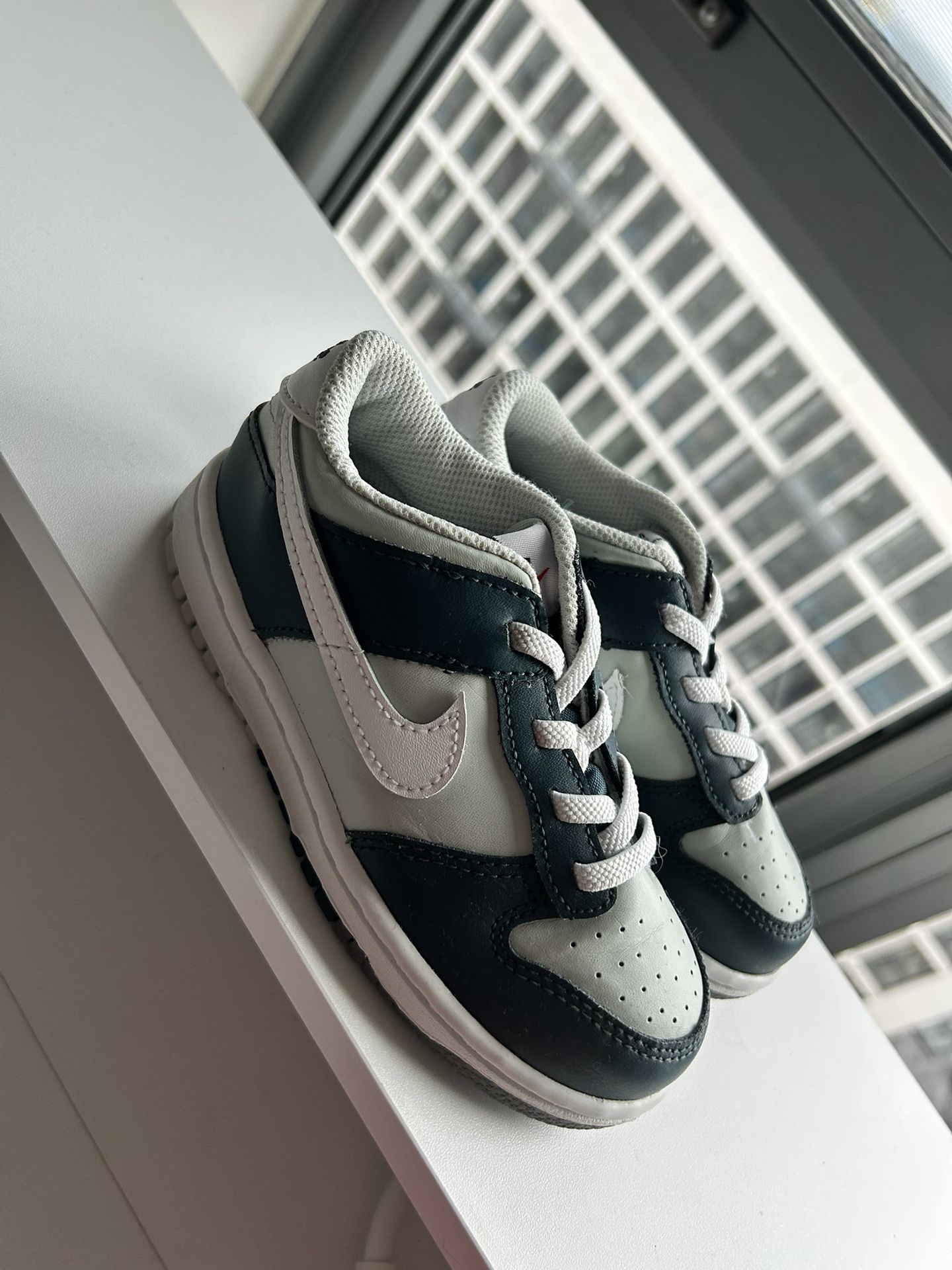 Nike forces 9.5c