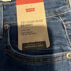 levi's women skinny jeans new
