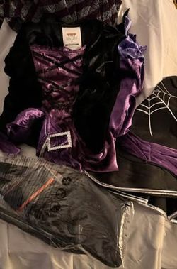 Brand New - Kids Size Small (5-7yrs) Fairytale Witch Halloween Costume