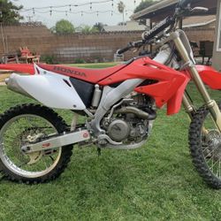HONDA CRF450 DIRTBIKE 4 STROKE