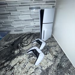 PlayStation 5 & controllers