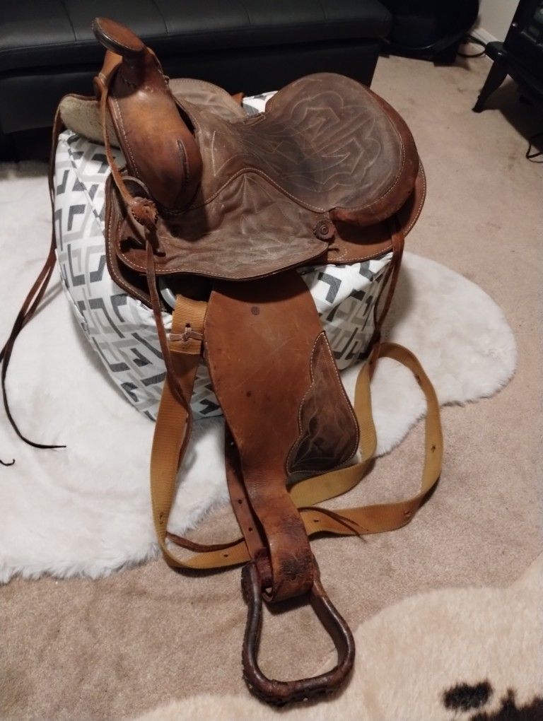 Western Leather Horse Saddle 