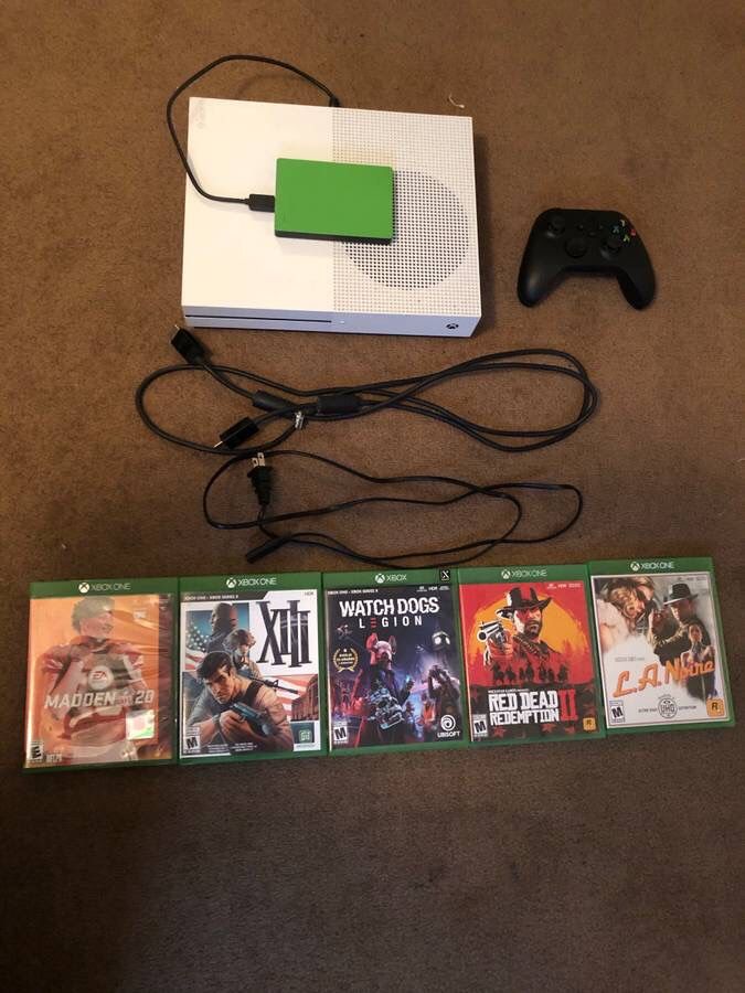 XBOX ONE S 500 GB PLUS CONTROLLER, HEADSET, AND GAMES
