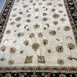 Beautiful large rug 10 by 13