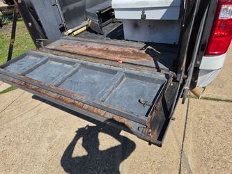 Tommy lift gate
