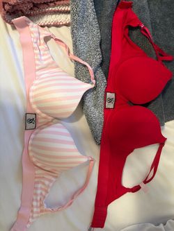 VICTORIA SECRET T SHIRT PUSH UP. BRA