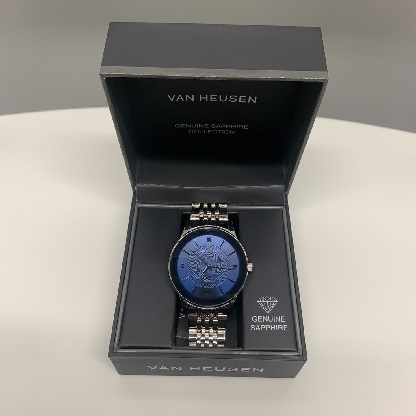 Van heusen sapphire watch hotsell