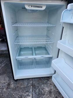 Tengo este refrijerador esta mui Buenos