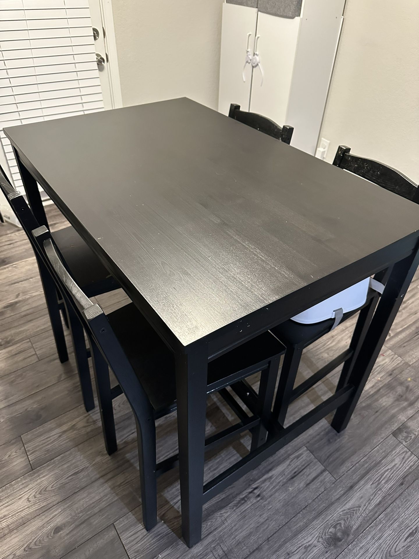 Table And Chairs MUST PICK UP