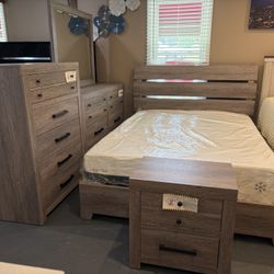 New Queen 5pc Bedroom Set