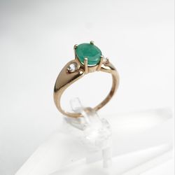 10K Yellow Gold Emerald & Diamond Accent Ring US Size 7.75