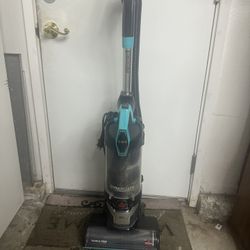 Bissell Pet Vacuum 