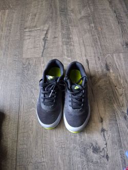 Boy Size  13 NIKE