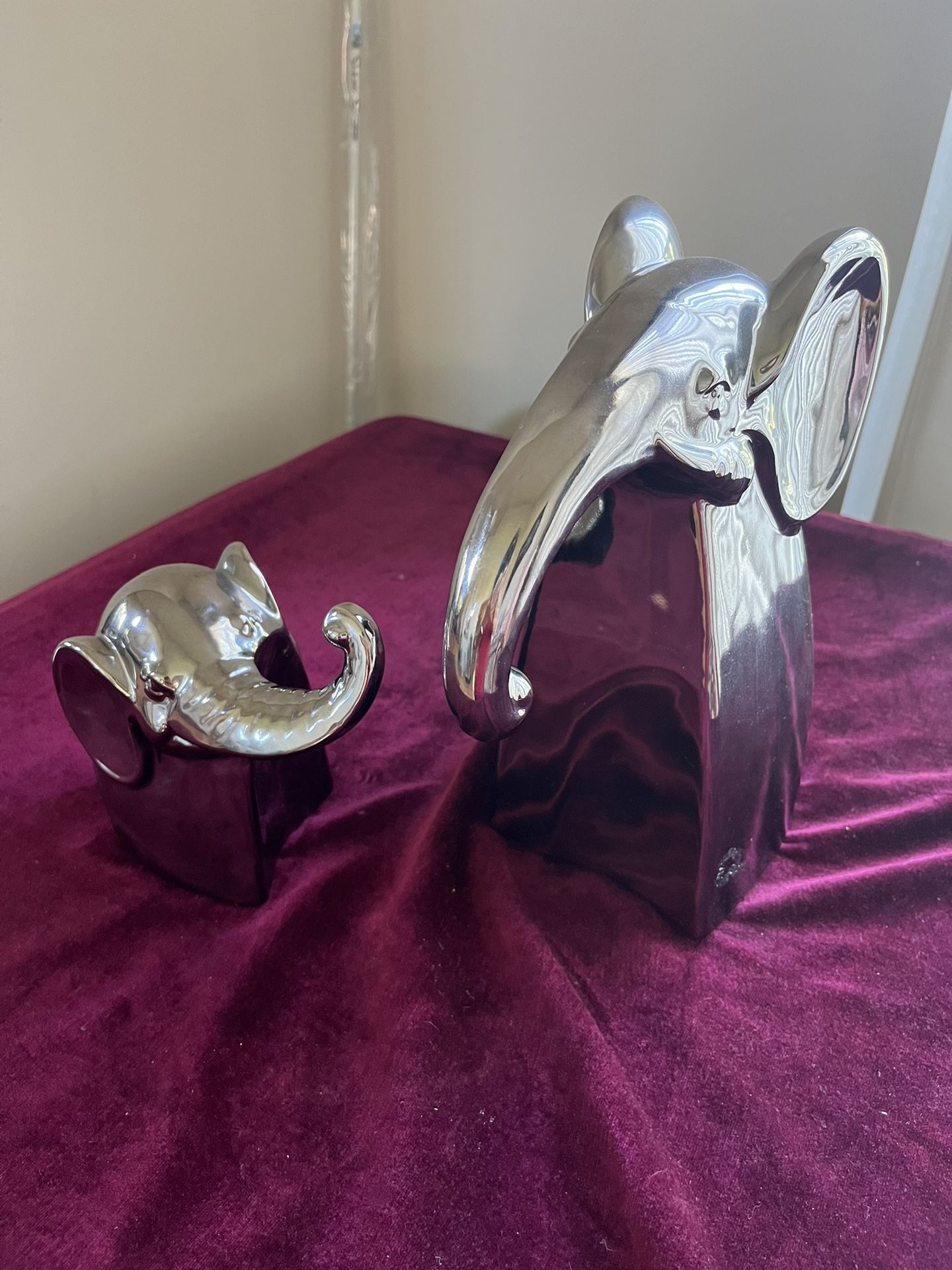Set Of 2 Elephant Statues Decor