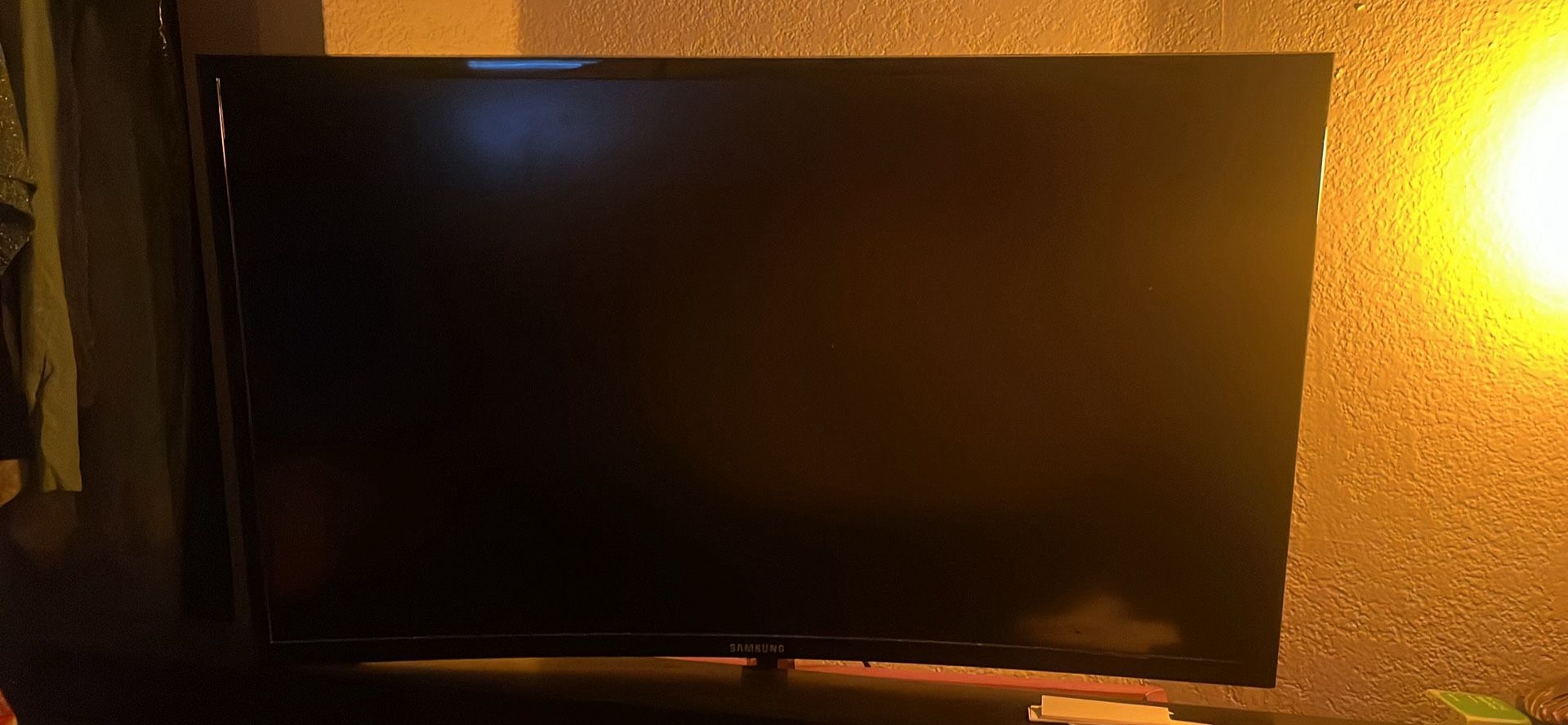 24 In Curved Samsung Gaming Monitor