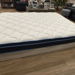 Queen Mattress And Box Spring 