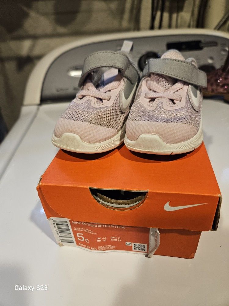 Toddler Nikes Sz. 5c