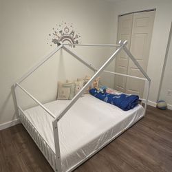 Bed Montessori Full Size 