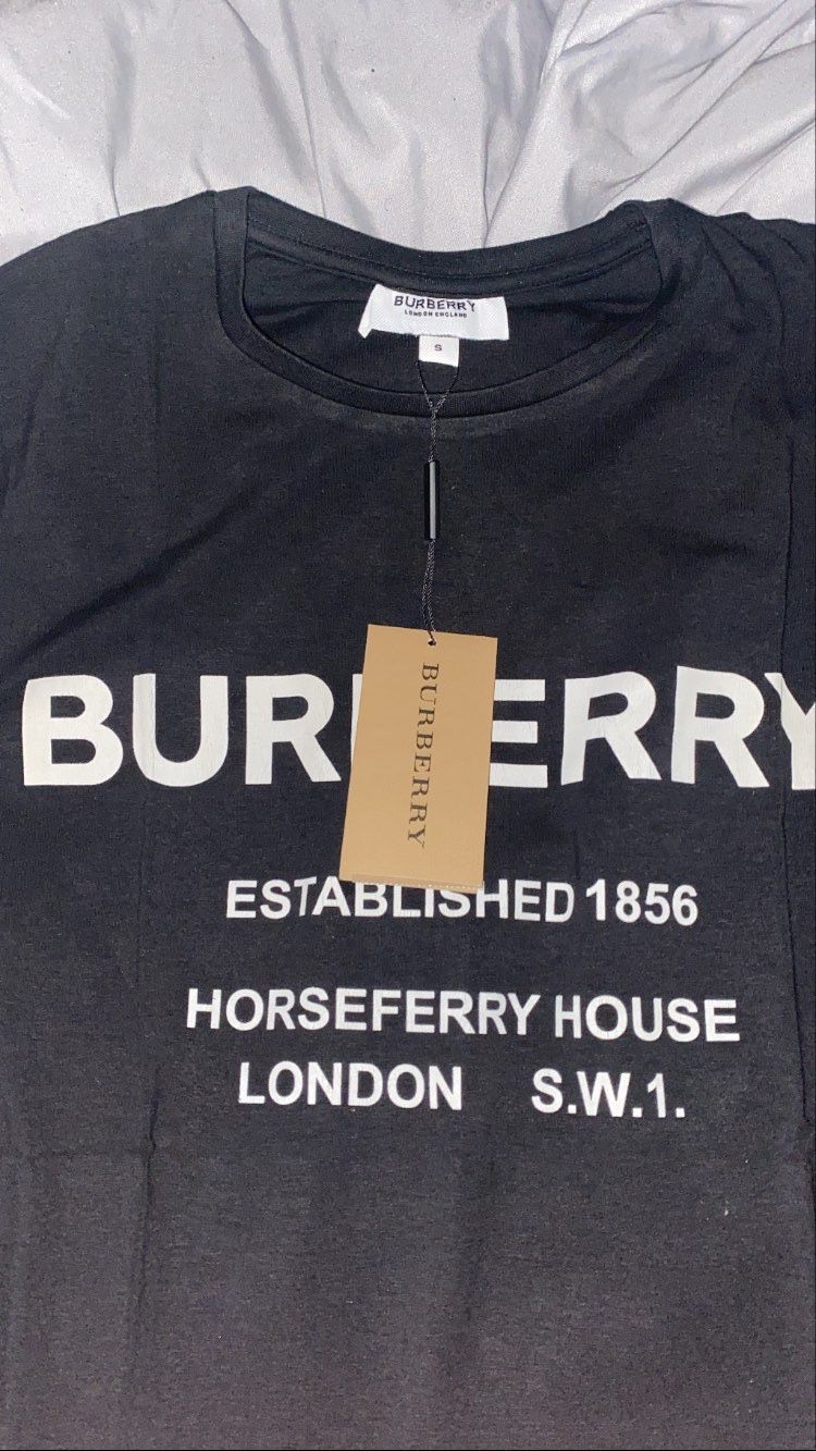 Burberry tee