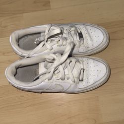 White Air Force One Low Top Sneaker Shoes Youth / Kids Nike Shoes