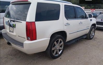 07-13 cadillac Escalade parts partout,  good motor n trans 30 day warranty