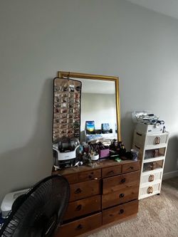 Big mirror and dresser
