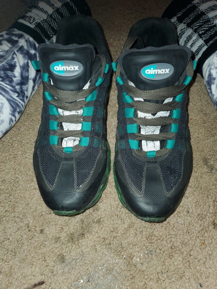 Nike Airmaxes