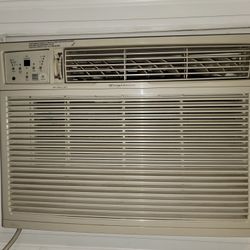 Frigidaire 18500 Btu Ac Wall Window Unit 220v With Remote