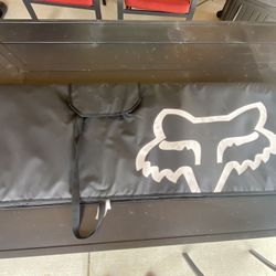 Fox Tailgate Cover