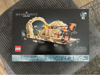 LEGO Star Wars Mos Espa Podrace Diorama 75380