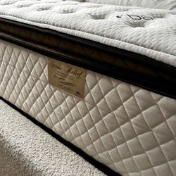 Queen Mattress (Pillow Top) 
