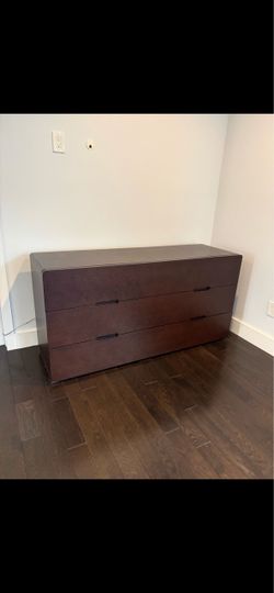 Dark Wood 4 Drawer Dresser