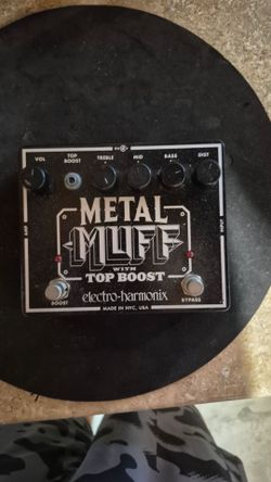 Electro-Harmonix Metal Muff Distortion Pedal - Solid Working Shape