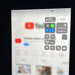 IPAD (9th Generation)  BARELY USED 