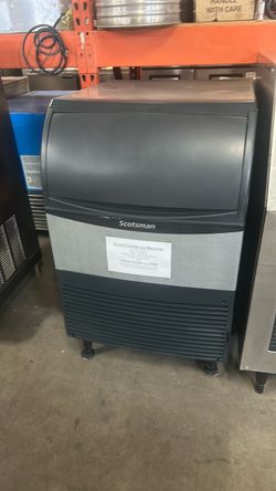 UnderCounter Ice Machine