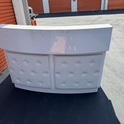 Heavy Free Reception Desk