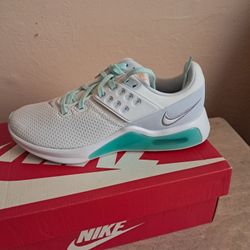Nike Sneakers Women Size 6.5 